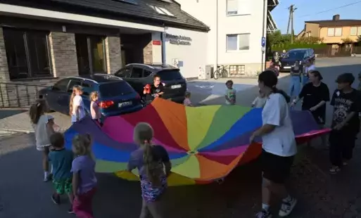 Zajęcia dla dzieci prowadzone przez młodzież projektową Równać Szanse